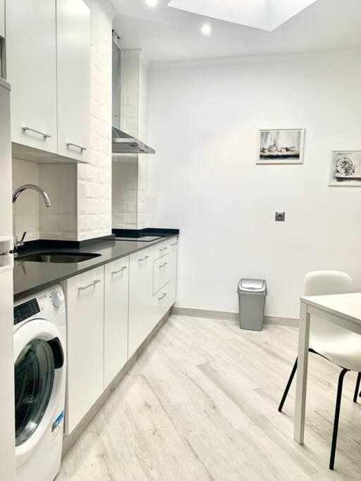 Apartamento Nuevo Centro Historico De Malaga Luaran gambar